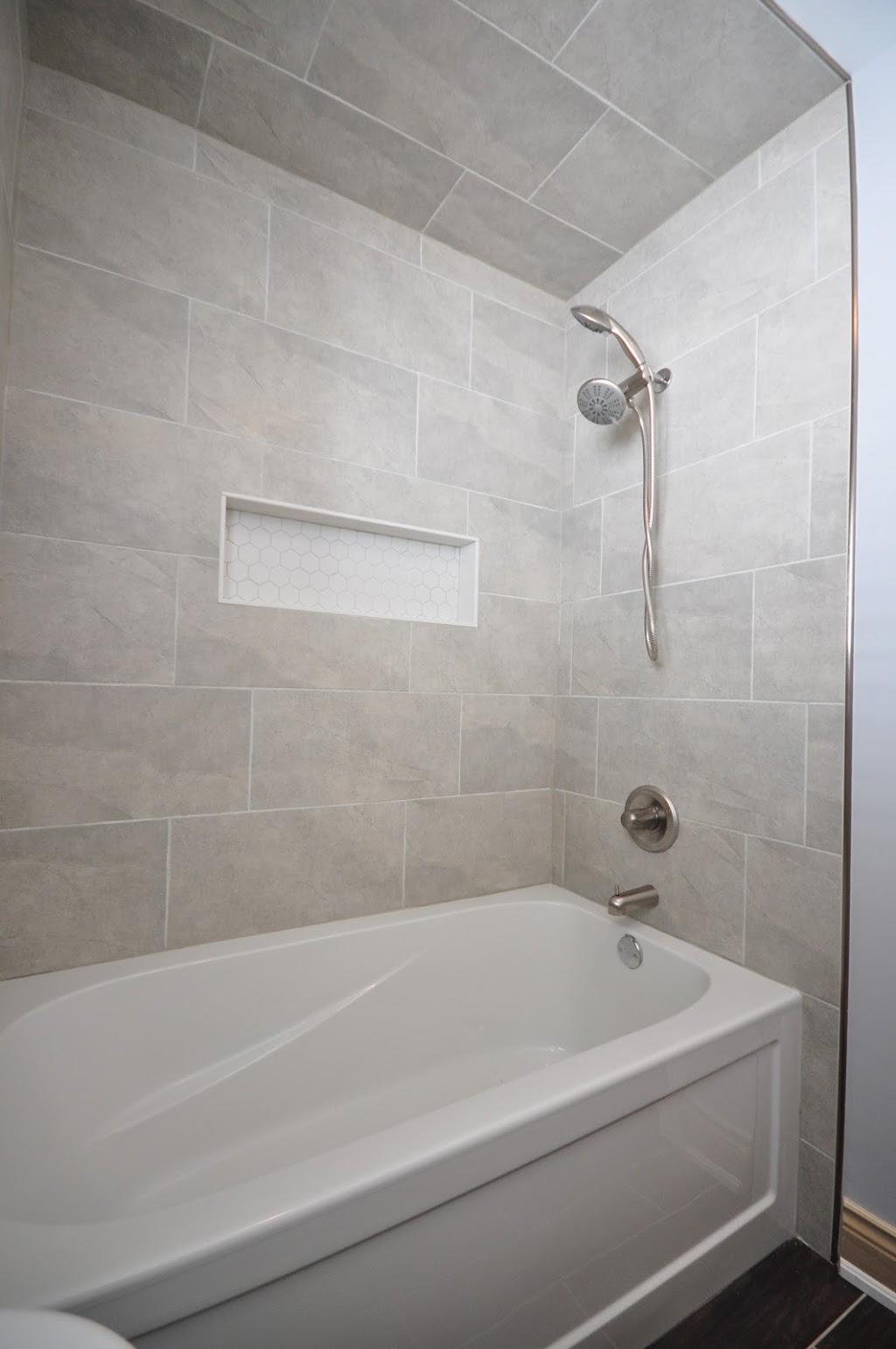 Burlington Tile | 3480 Upper Middle Rd, Burlington, ON L7M 4R7, Canada | Phone: (289) 337-1578