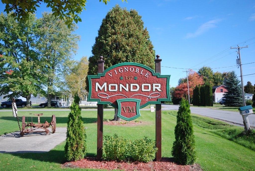 Vignoble Mondor | 137 Rang St Henri, Lanoraie, QC J0K 1E0, Canada | Phone: (450) 541-1774