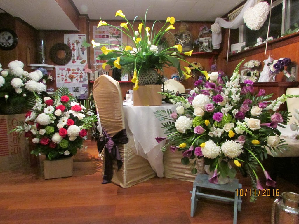 Nelias Floral Design | 21 Hardisty Dr, Etobicoke, ON M9W 2M9, Canada | Phone: (416) 829-5325