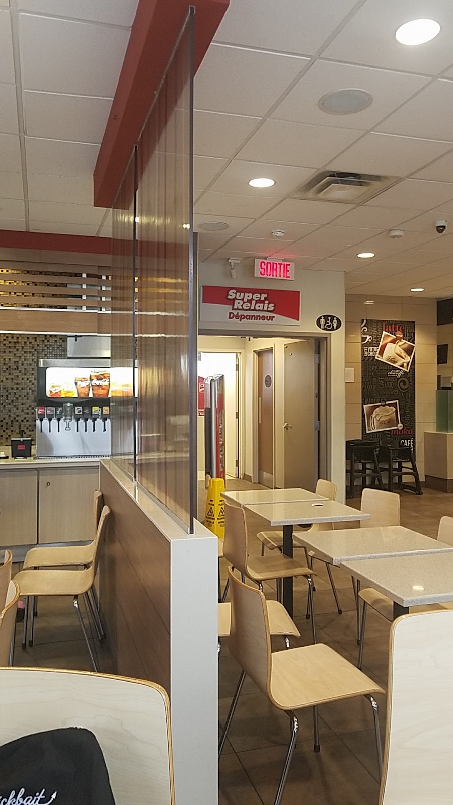 McDonalds | 57 Boulevard des Châteaux, Blainville, QC J7B 1Y9, Canada | Phone: (450) 419-3216