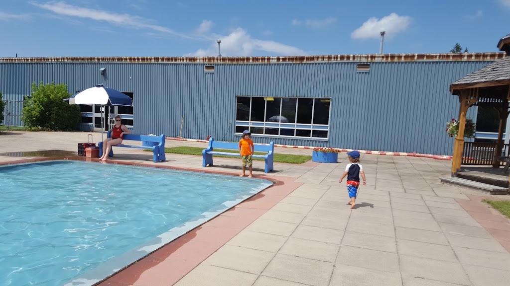 Pembroke Kinsmen Pool | 424 Herbert St, Pembroke, ON K8A 2Y7, Canada | Phone: (613) 735-6821 ext. 1506