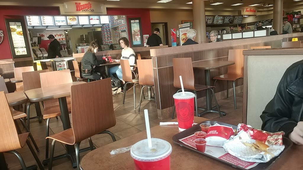 Wendys | Lincoln Mall Annex, 525 Welland Ave, St. Catharines, ON L2M 6P3, Canada | Phone: (905) 684-2717