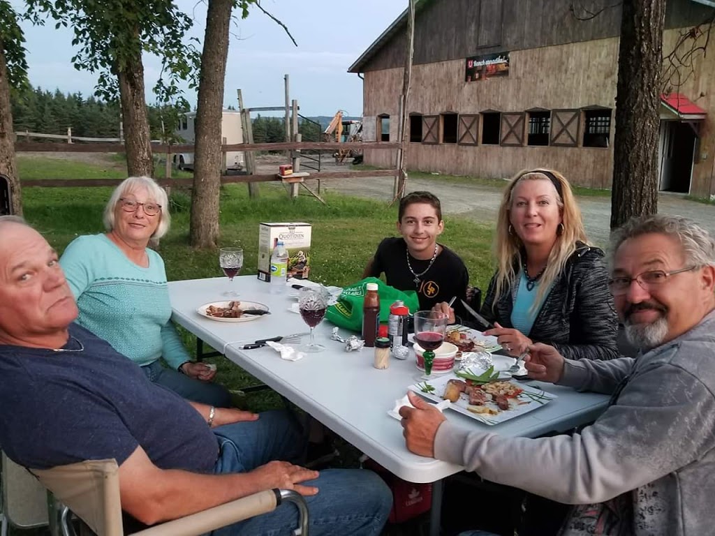 Ranch Canadien- Séjour Tout Inclus | Route du 3 Rang, Sainte-Clotilde-de-Beauce, QC G0N 1C0, Canada | Phone: (418) 814-9503