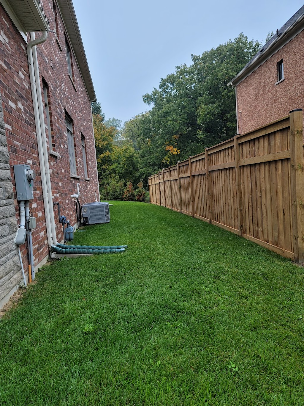 Flawless Fence | 50 Elm Dr E, Mississauga, ON L5A 3X2, Canada | Phone: (416) 419-1721