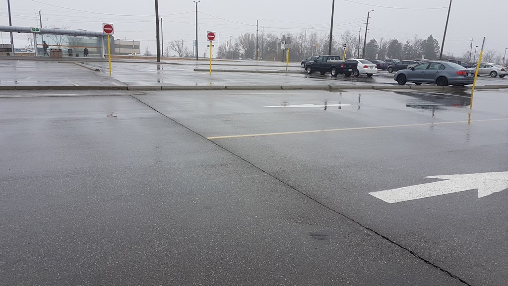 Aberfoyle Go Park and Ride | 198-, 202 Brock Rd S, Guelph, ON N1H 6H9, Canada