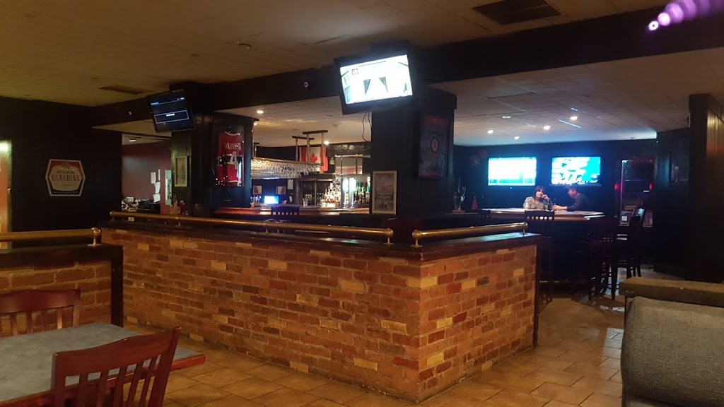 Rob Roys Pub & Restaurant | 33 Centre St, Smiths Falls, ON K7A 2Y3, Canada | Phone: (613) 283-9093