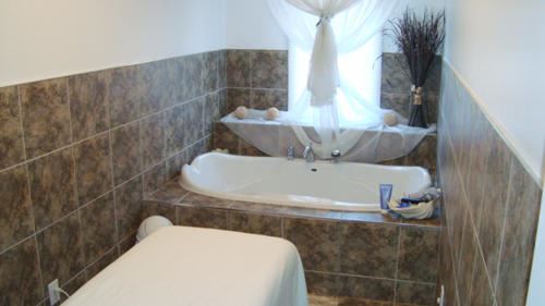 Escale Beauté | 207 Chemin de la Grande-Côte, Saint-Eustache, QC J7P 1B3, Canada | Phone: (450) 623-4592