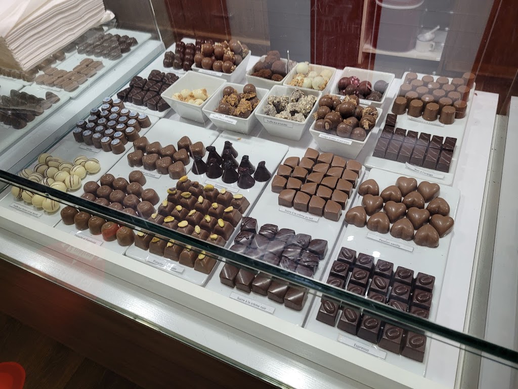 La Chocolaterie Au Coeur Fondant | 209 Av. du Pont S, Alma, QC G8B 1P7, Canada | Phone: (418) 480-1919