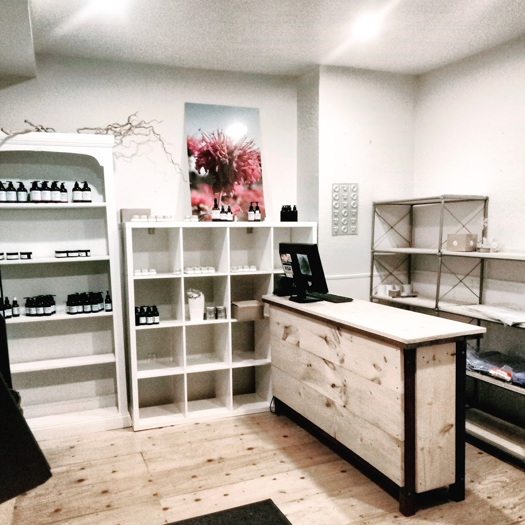 Flowers to Fragrance | 237 Geddes St, Elora, ON N0B 1S0, Canada | Phone: (519) 261-0121