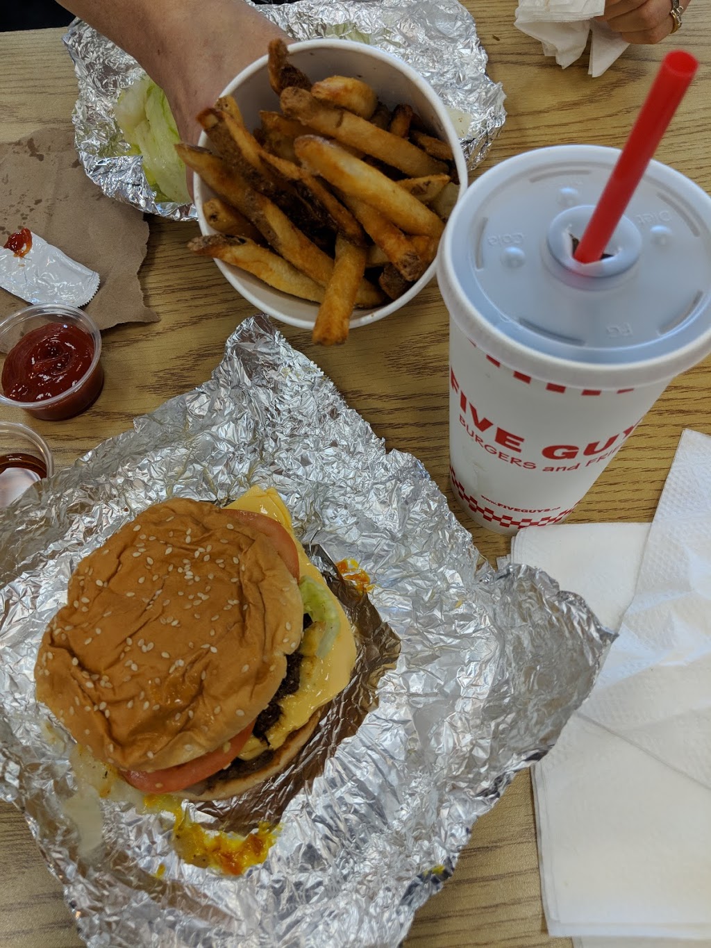 Five Guys | 770 Gardiners Rd, Kingston, ON K7M 3X9, Canada | Phone: (613) 384-8855