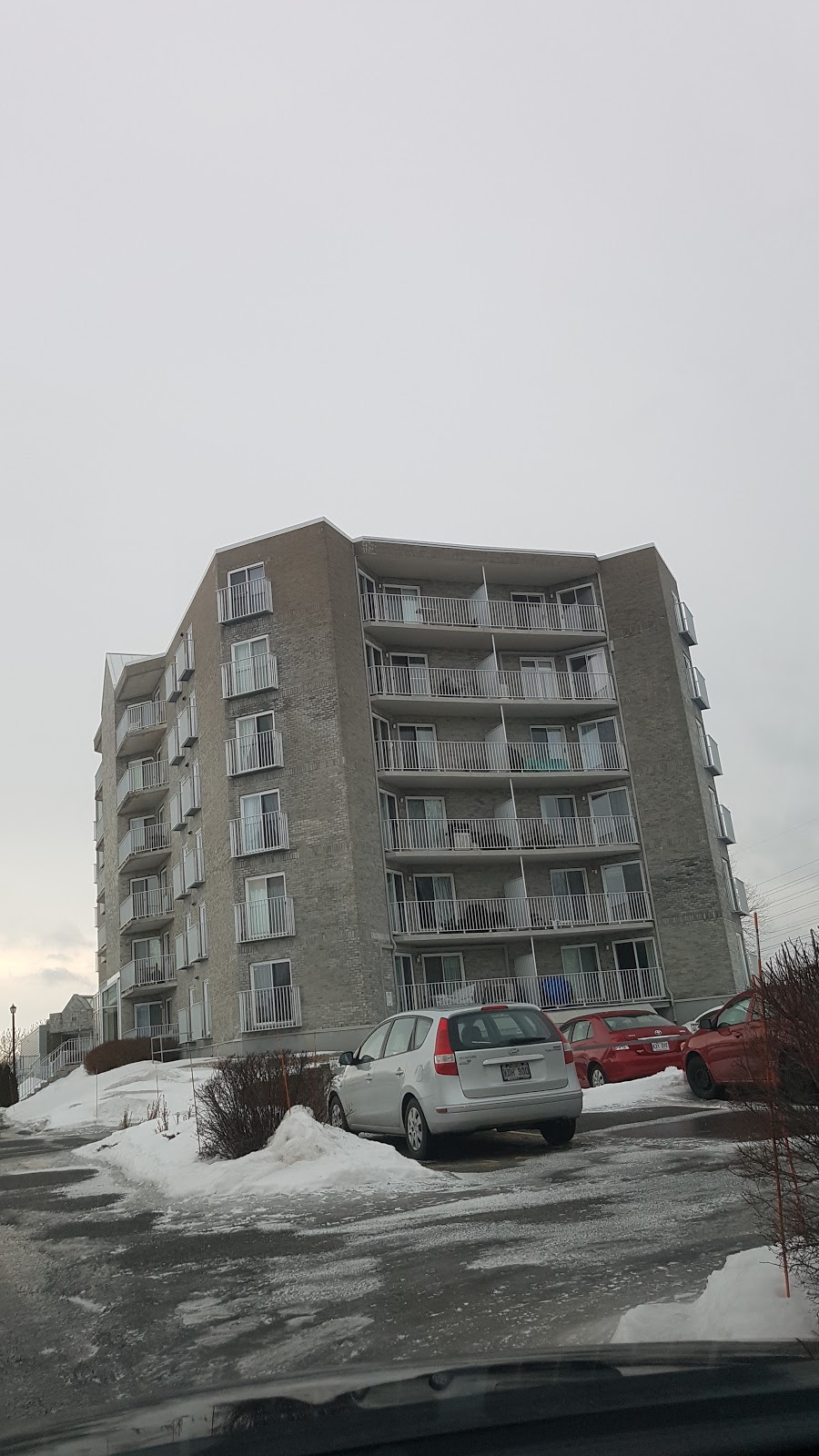 Le 60 St-Francois Xavier | 60 Chemin Saint-François-Xavier, Candiac, QC J5R 5V4, Canada | Phone: (450) 845-1722