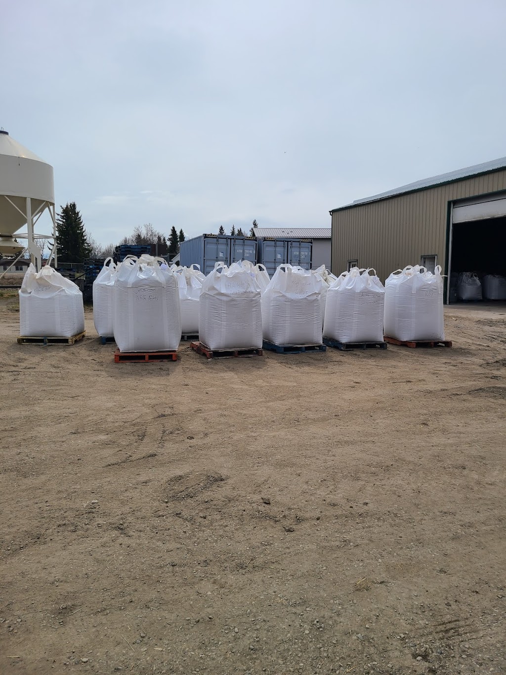 Onoway Feed And Seed | 5335 51 Ave, Onoway, AB T0E 1V0, Canada | Phone: (780) 967-5375