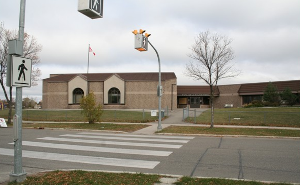 Sun Valley School/ École Sun Valley | 125 Sun Valley Dr, Winnipeg, MB R2G 2W4, Canada | Phone: (204) 663-7664