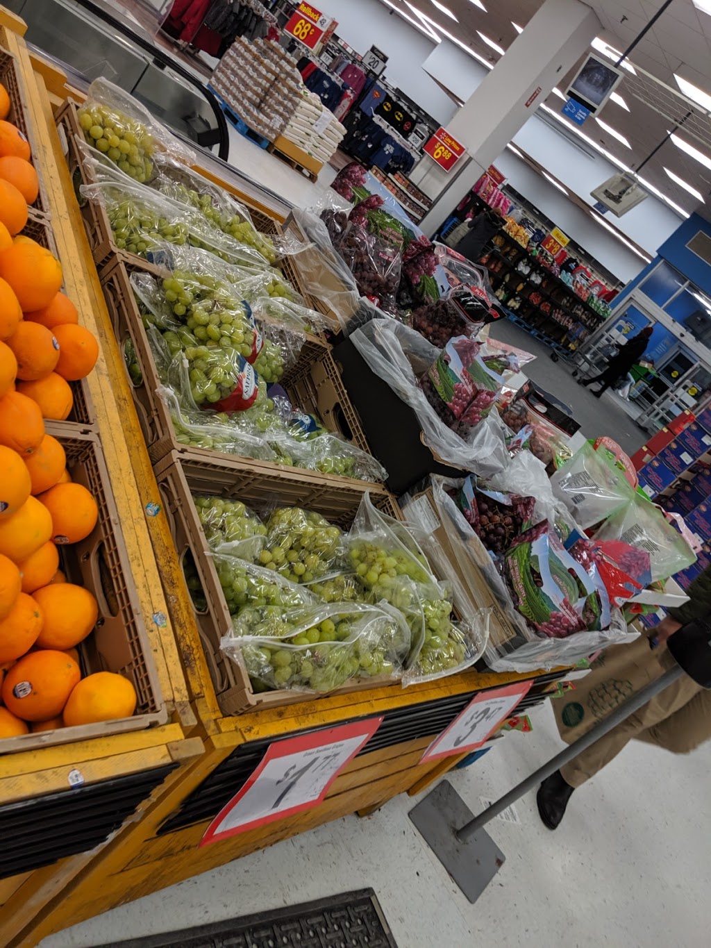 Walmart Grocery Pickup & Delivery | 900 Dufferin St, Toronto, ON M6H 4A9, Canada | Phone: (416) 539-9262