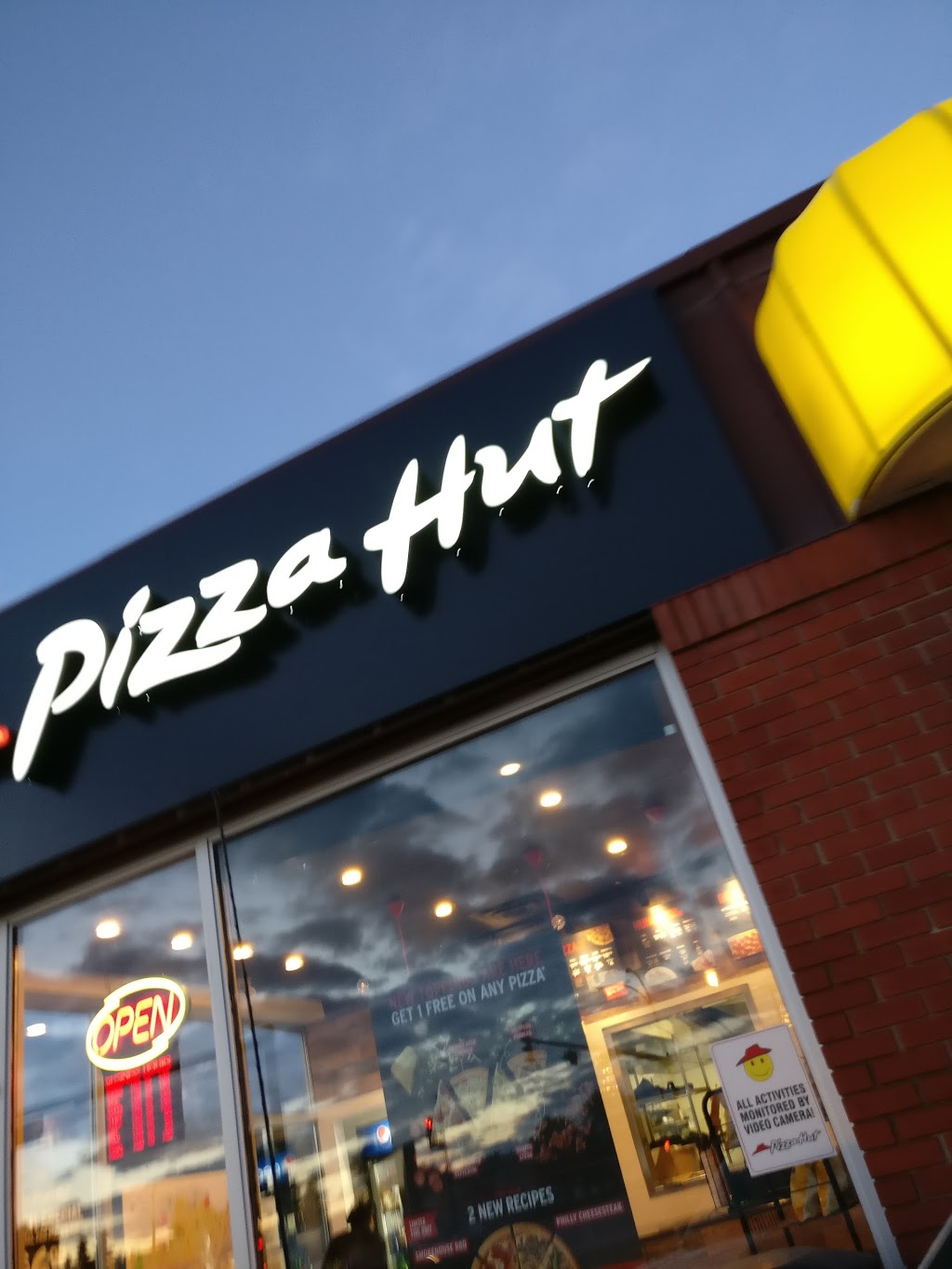 Pizza Hut | 13133 82 St NW, Edmonton, AB T5E 2T4, Canada | Phone: (780) 310-1010