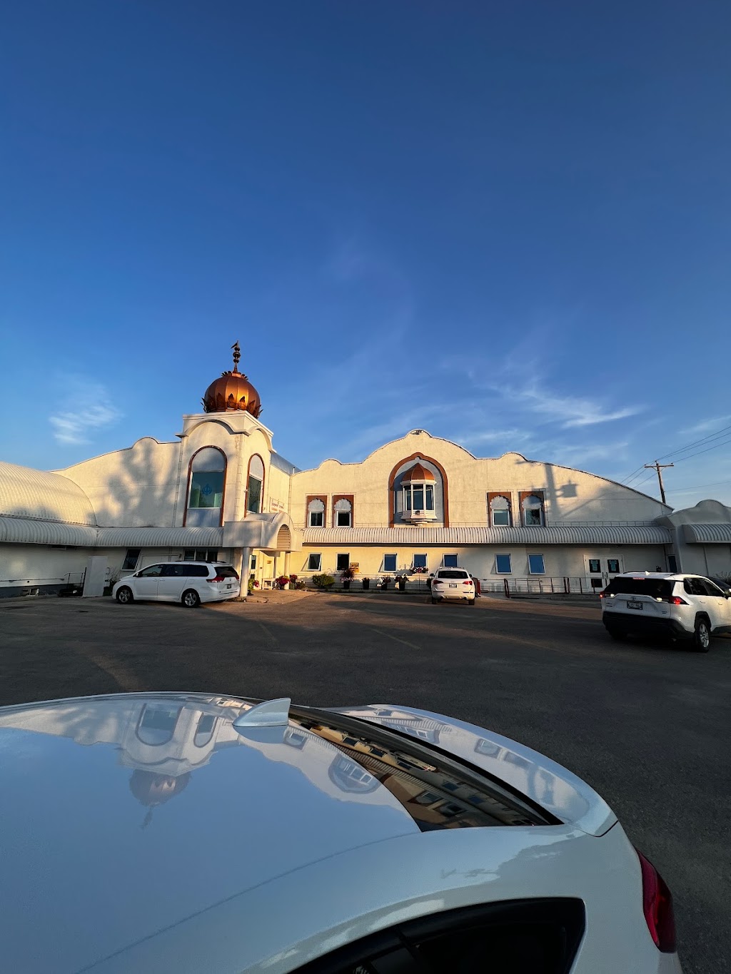 Gurdwara Nanaksar | 255 St David Rd, Winnipeg, MB R2M 3J9, Canada | Phone: (204) 255-7503