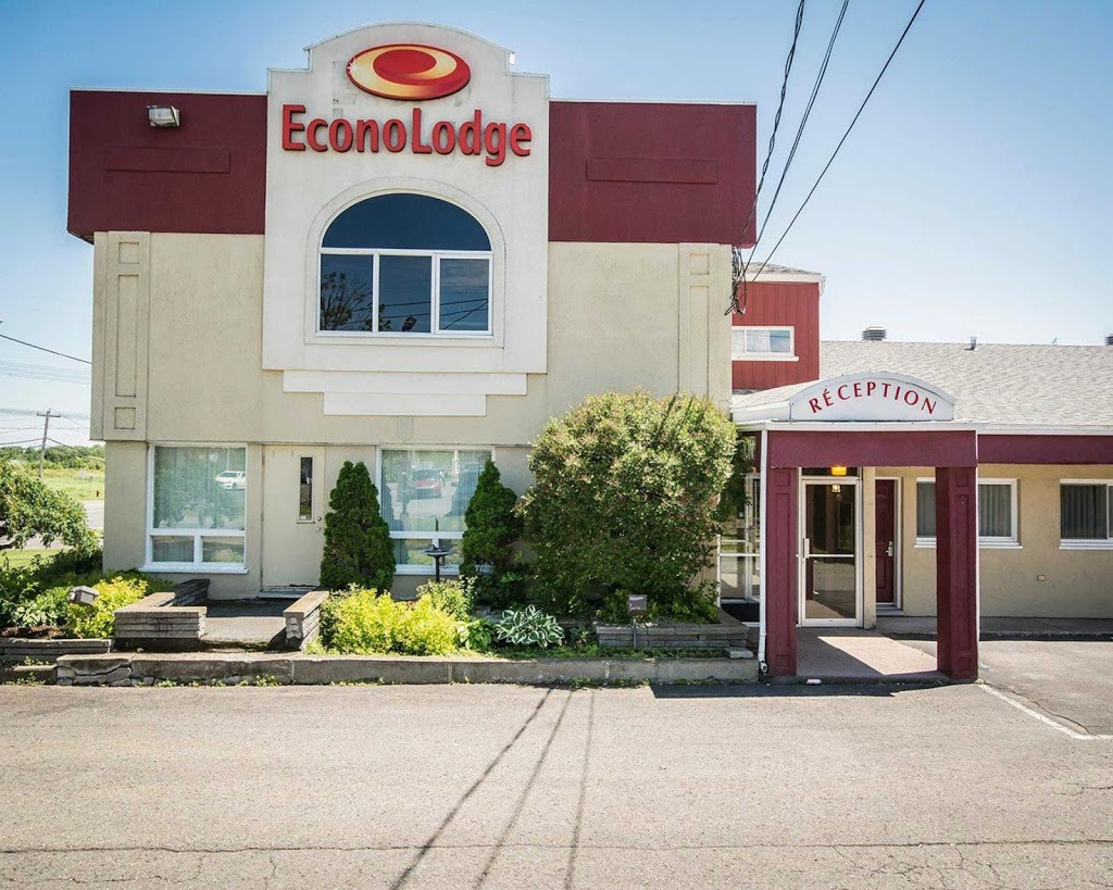 Econo Lodge | 208 Route du Président-Kennedy, Lévis, QC G6V 9J6, Canada | Phone: (418) 837-8841