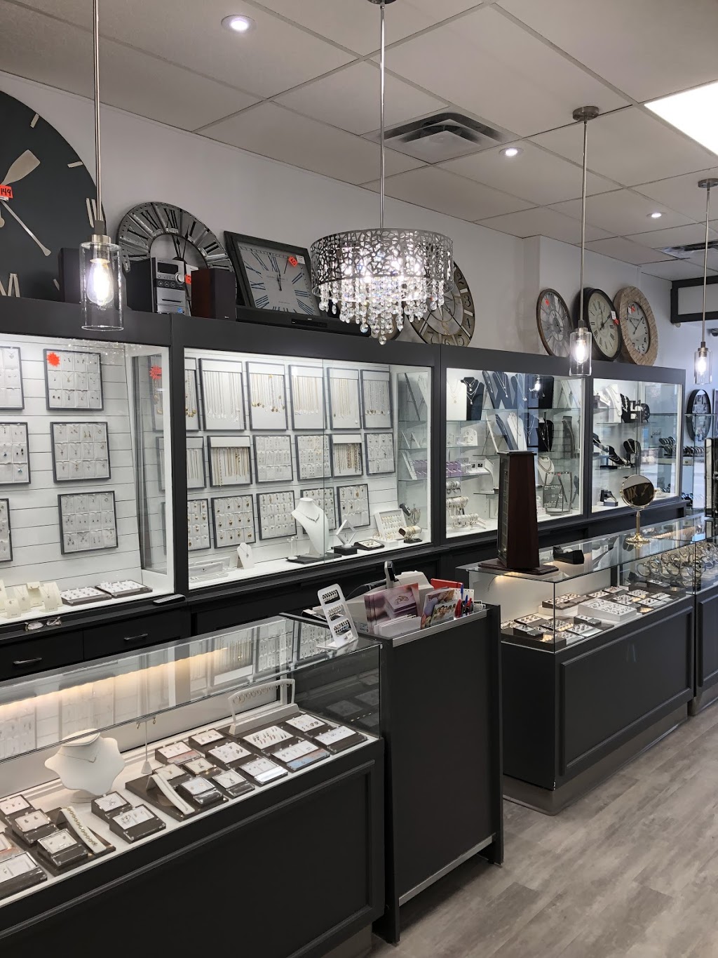 Victor Lair Jewellers | 238 Durham St E, Walkerton, ON N0G 2V0, Canada | Phone: (519) 881-1700