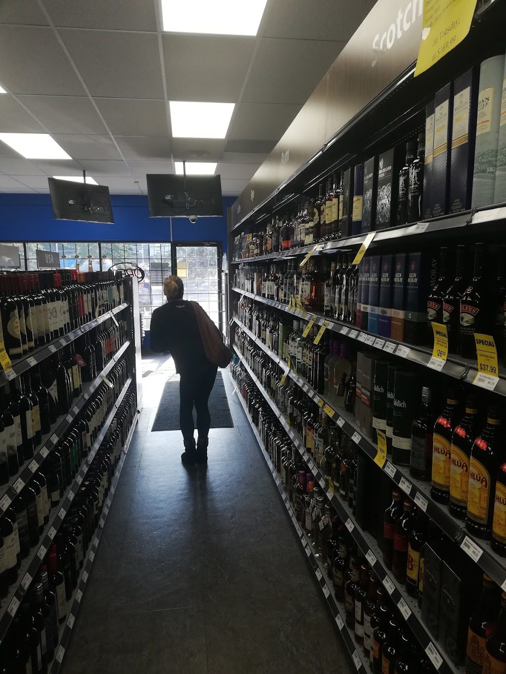 Ace Liquor Discounter Coach Hills | 6448 Old Banff Coach Rd SW Unit A, Calgary, AB T3H 2H4, Canada | Phone: (403) 240-2444