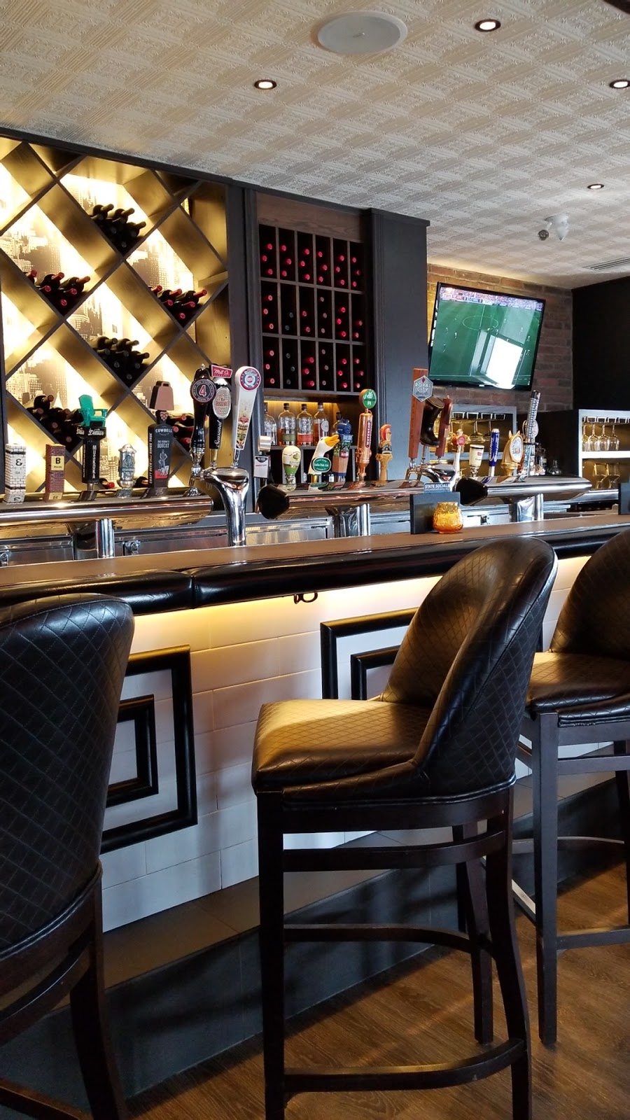 State & Main Kitchen & Bar | 375 Hespeler Rd Unit #2, Cambridge, ON N1R 6B3, Canada | Phone: (519) 267-3867