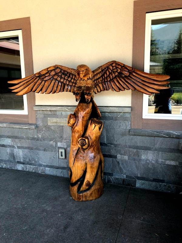 The Friendly Bear Chainsaw Carvings | Crowsnest Hwy, Yahk, BC V0B 2P0, Canada | Phone: (250) 977-5557