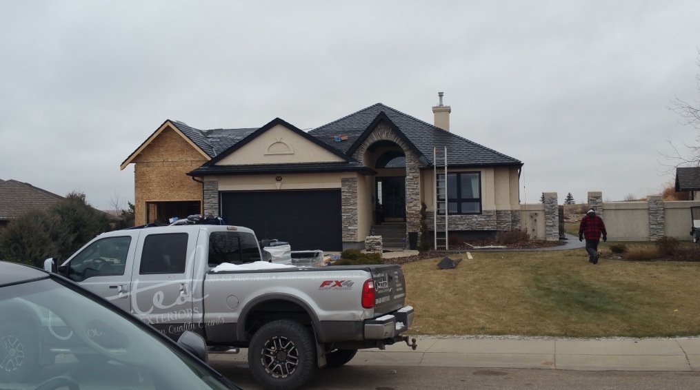 United Roofing and Exteriors | 5335 Universal Cresent, Regina, SK S4W 0K7, Canada | Phone: (306) 638-7663