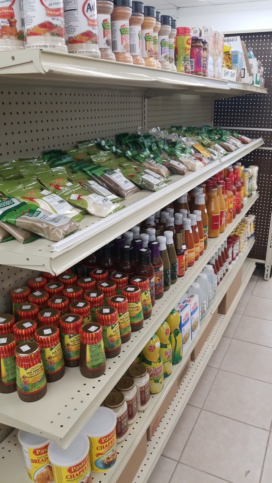 Nepean Mini Market | 2194 Robertson Rd #21, Nepean, ON K2H 9J5, Canada | Phone: (613) 680-5900