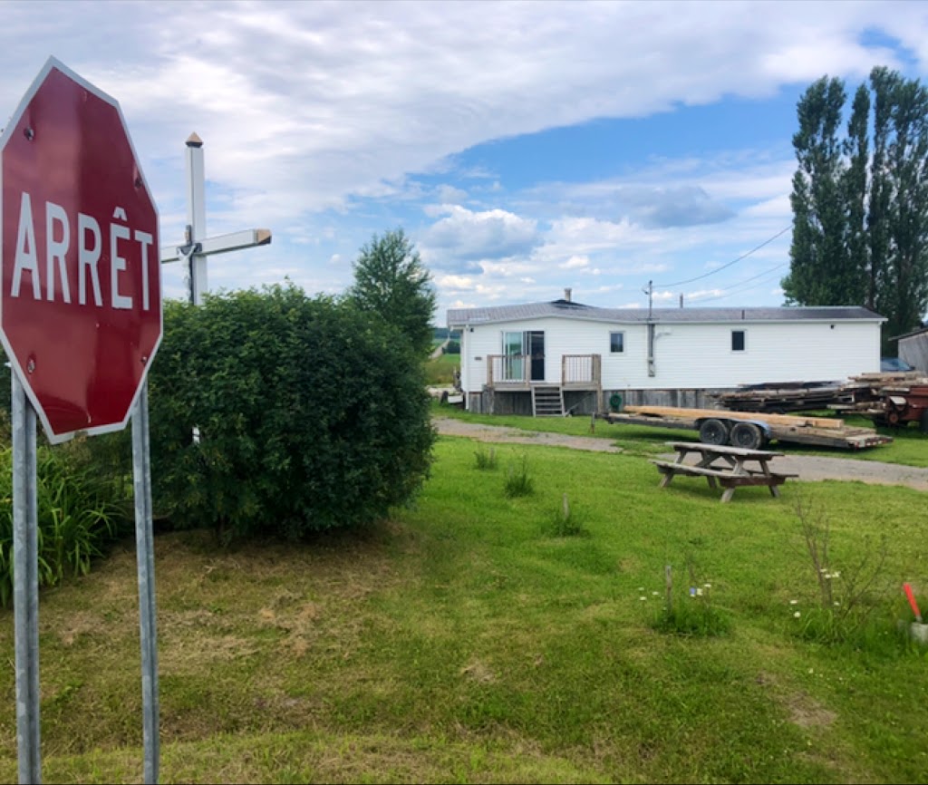 Jean-Luc Boily, artisan-récupérateur, meubles et bois de grange | 925 Rang 3, Saint-Prime, QC G8J 1X4, Canada | Phone: (418) 518-0190