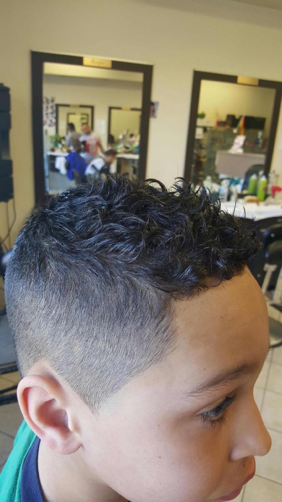 Majestic Barbershop & Beauty Salon | 289 Dundas St E #6, Mississauga, ON L5A 1X1, Canada | Phone: (905) 268-1111