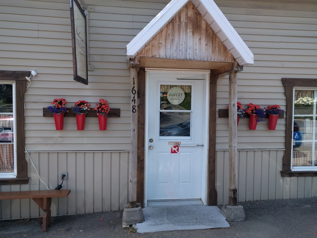 Boulangerie Bouchard | 1648 Chemin des Coudriers, LIsle-aux-Coudres, QC G0A 1X0, Canada | Phone: (418) 438-2454