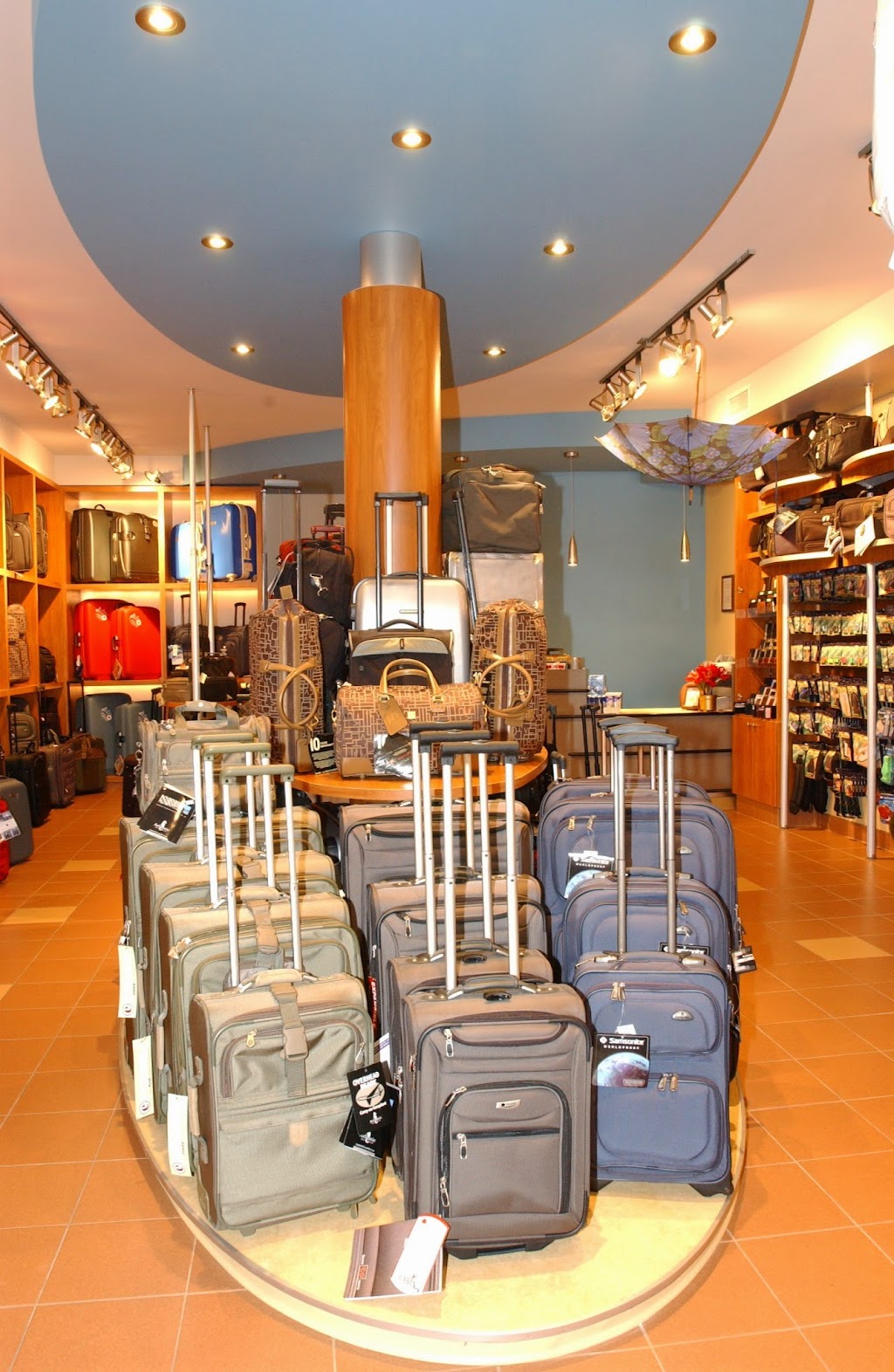 J P Grimard Luggage Manufacturer inc. | 177 Rue Beaubien E, Montréal, QC H2S 1R3, Canada | Phone: (800) 567-9303