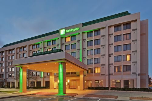 Holiday Inn Express & Suites Mississauga - Toronto Southwest | 2125 N Sheridan Way, Mississauga, ON L5K 1A3, Canada | Phone: (905) 855-2000