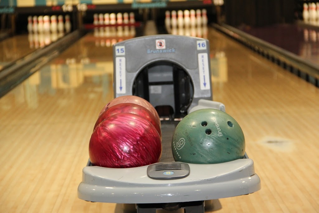 Bowlerama Rexdale | 115 Rexdale Blvd, Etobicoke, ON M9W 1P1, Canada | Phone: (416) 743-8388