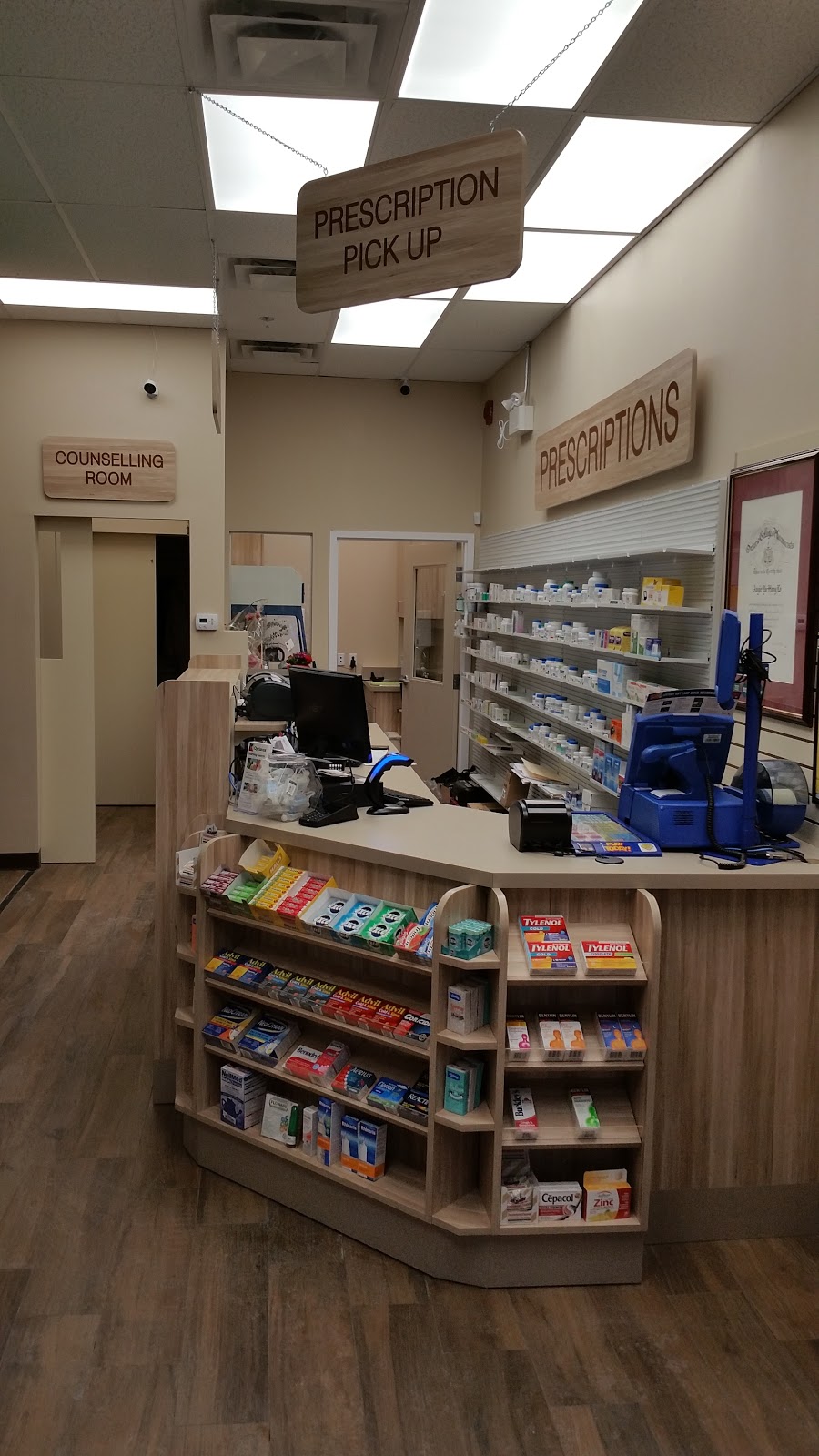 Deer Park Pharmacy | 55 St Clair Ave W Unit 108, Toronto, ON M4V 2Y7, Canada | Phone: (416) 923-1818