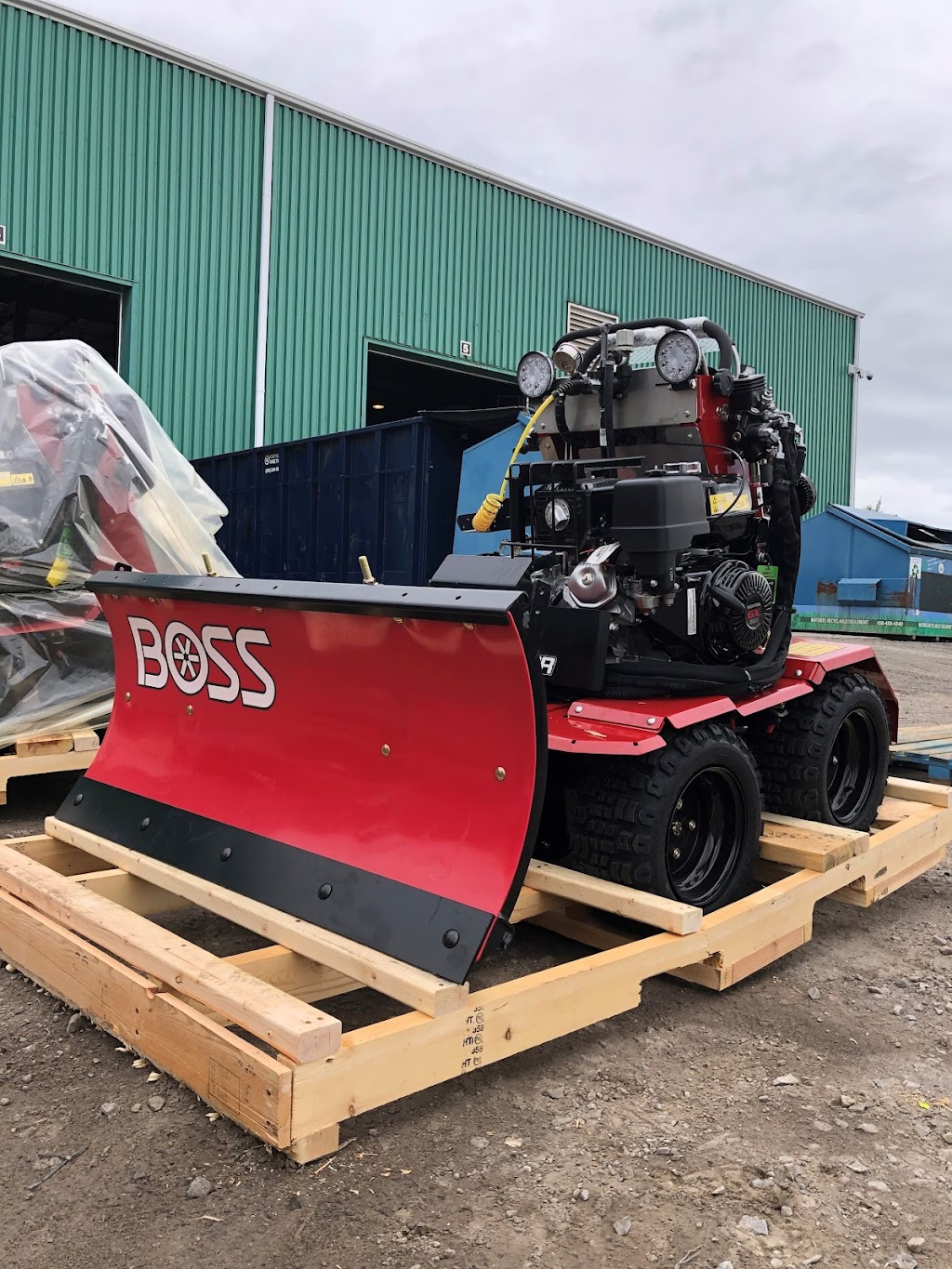 BOSS SNOWPLOW VAUDREUIL | 3500 Bd de la Cité-des-Jeunes, Vaudreuil-Dorion, QC J7V 8P2, Canada | Phone: (888) 324-6660