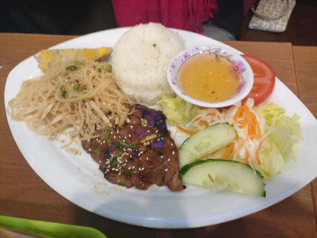 Pho Asie | 3273 Rue Jean-Talon Est, Montréal, QC H2A 1W6, Canada | Phone: (514) 727-8888