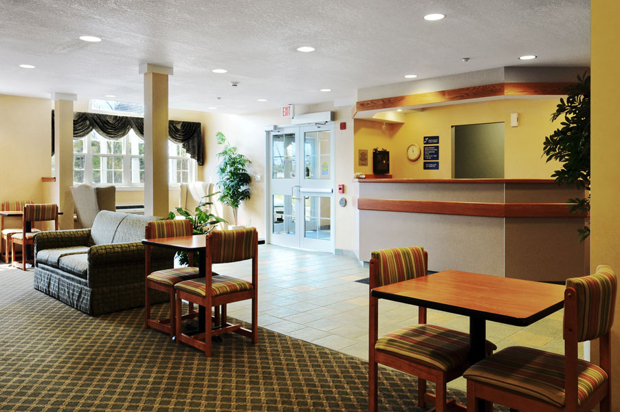 Parry Sound Inn & Suites | 292 Louisa St, Parry Sound, ON P2A 3C1, Canada | Phone: (705) 746-2700