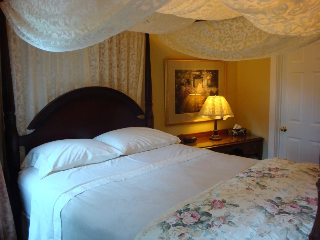 DownHome Bed and Breakfast | 93 William St, Niagara-on-the-Lake, ON L0S 1J0, Canada | Phone: (888) 223-6433