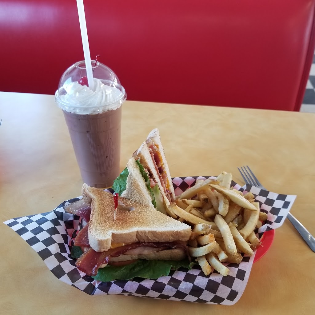 Diner On 52 | 375 A N Front Dr, Steinbach, MB R5G 0X7, Canada | Phone: (204) 326-5252