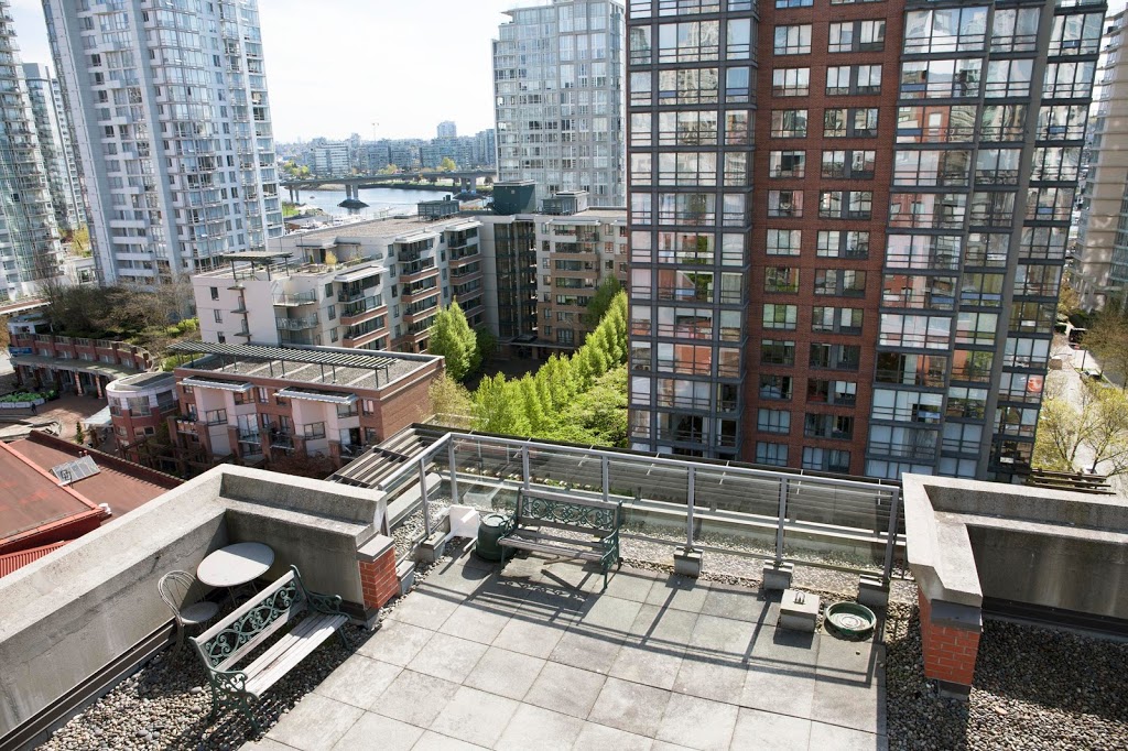 Sidney Manor Seniors 55+ Apartment | 183 Drake St, Vancouver, BC V6Z 2Y8, Canada | Phone: (604) 687-6141