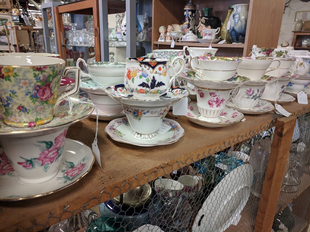 Waterford Antique Market | 80b Alice St, Waterford, ON N0E 1Y0, Canada | Phone: (519) 443-4064