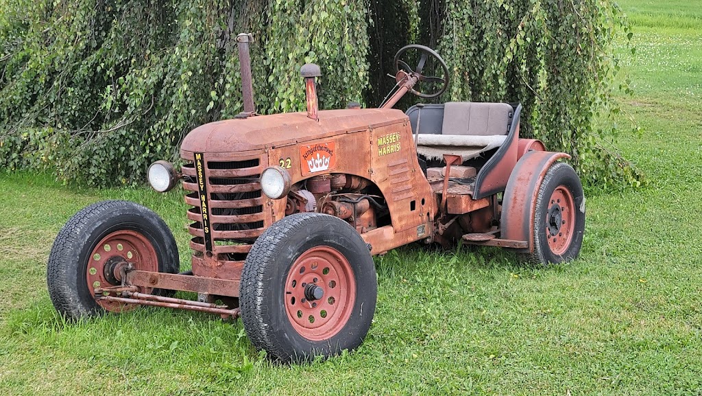 Ferme Benoît et Diane Gilbert et fils | 587 Rue Principale, Saint-Henri-de-Taillon, QC G0W 2X0, Canada | Phone: (418) 487-4688