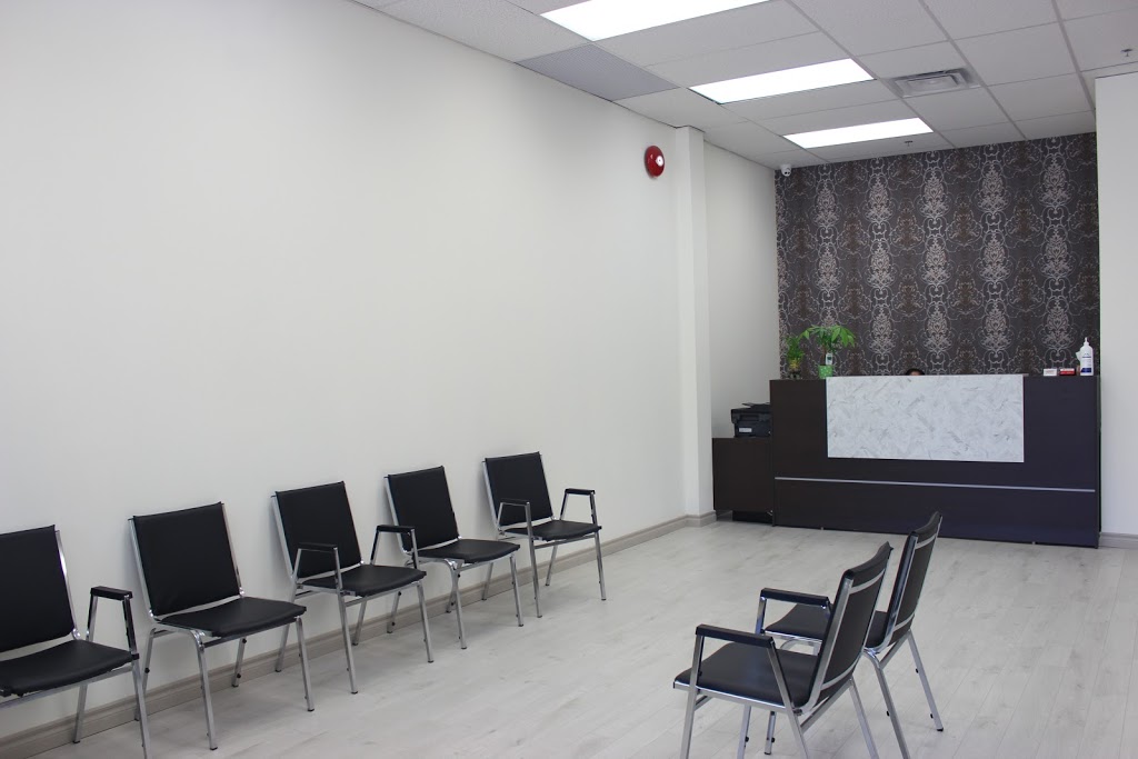 Applewood Medical Clinic | 966 Dundas St E #8a, Mississauga, ON L4Y 4H5, Canada | Phone: (905) 595-5030