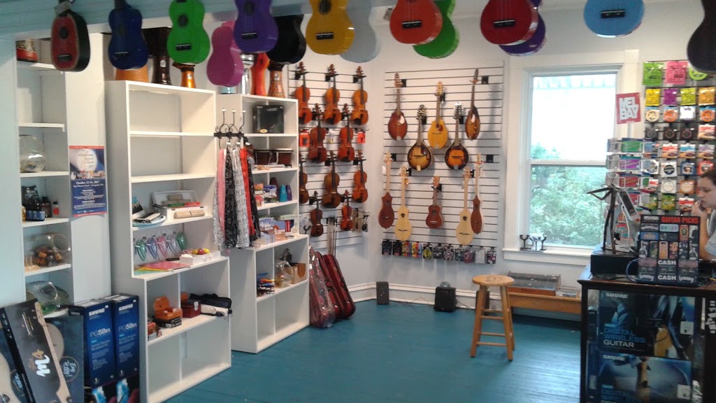 Buchanans House of Music | 15 Edgewater St, Mahone Bay, NS B0J 2E0, Canada | Phone: (902) 531-3310