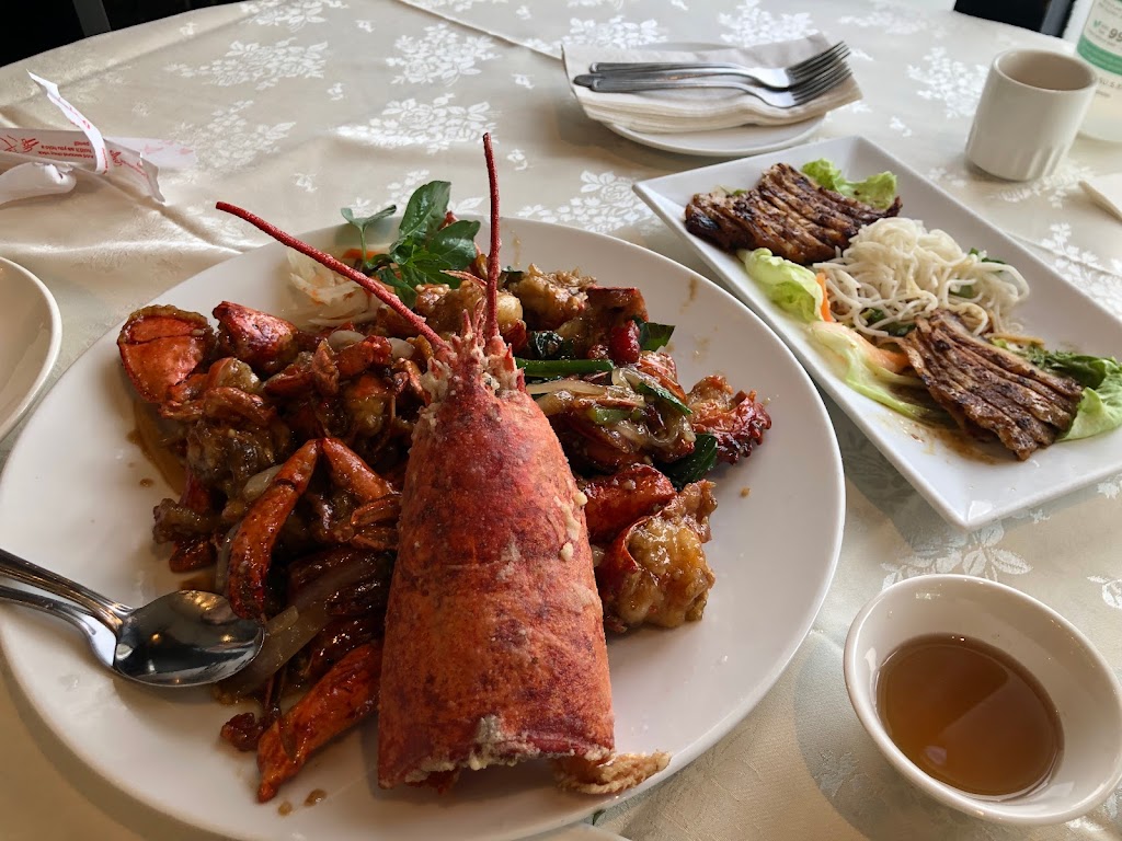 Saigon Star Restaurant | 330 Hwy 7, Richmond Hill, ON L4B 1S1, Canada | Phone: (905) 731-7221