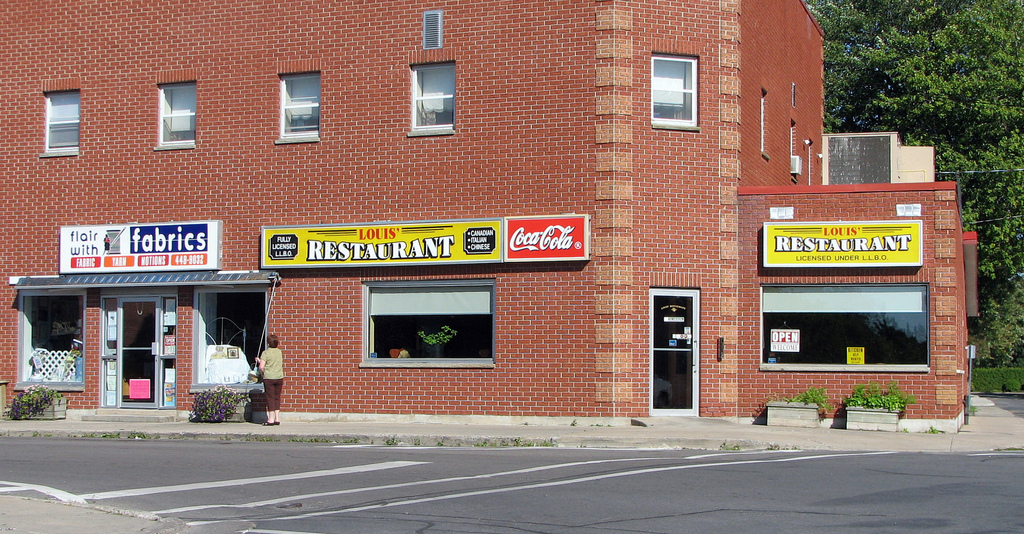 Louis Restaurant | 1 King St, Chesterville, ON K0C 1H0, Canada | Phone: (613) 448-2051