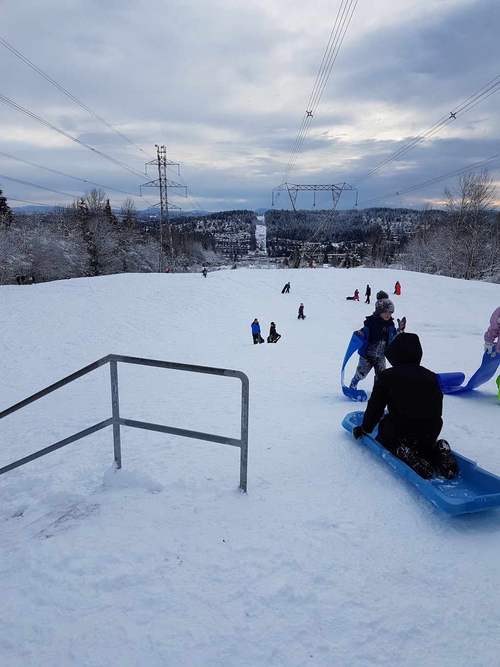 Bramblewood Elementary School Park | 2775 Panorama Dr, Coquitlam, BC V3E 2S7, Canada | Phone: (604) 927-3000