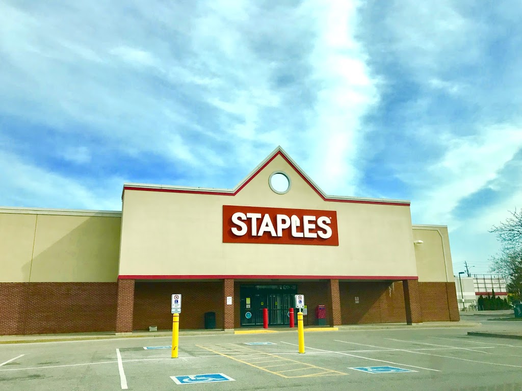 Staples Thornhill | 32 Steeles Ave W, Thornhill, ON L4J 1A1, Canada | Phone: (905) 763-0227