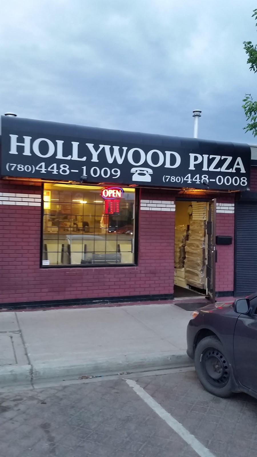 Hollywood Pizza | 9103 118 Ave NW, Edmonton, AB T5B 0T6, Canada | Phone: (780) 448-0008