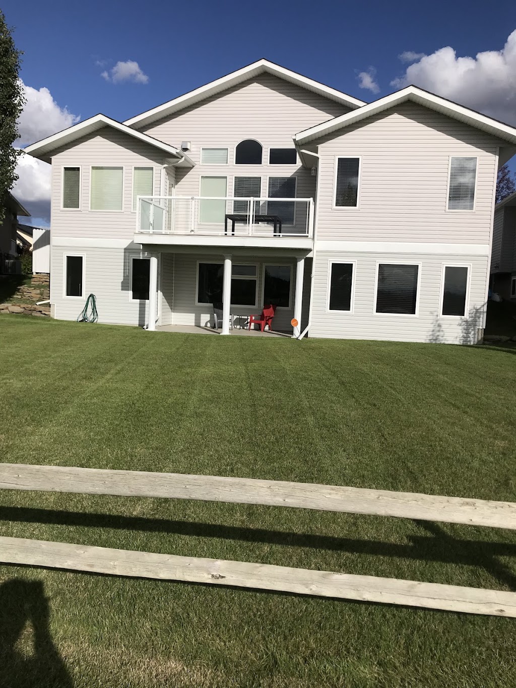 Cals lawn maintenance | 917 17 St SE, High River, AB T1V 1P8, Canada | Phone: (403) 422-0600